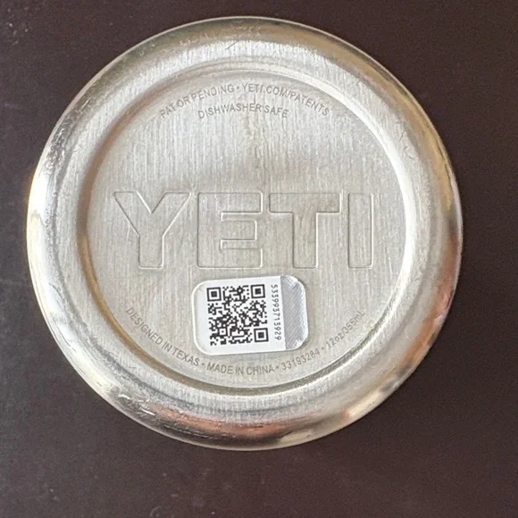 YETI Navy Insulated Mug with Handle - Picture 4 of 4